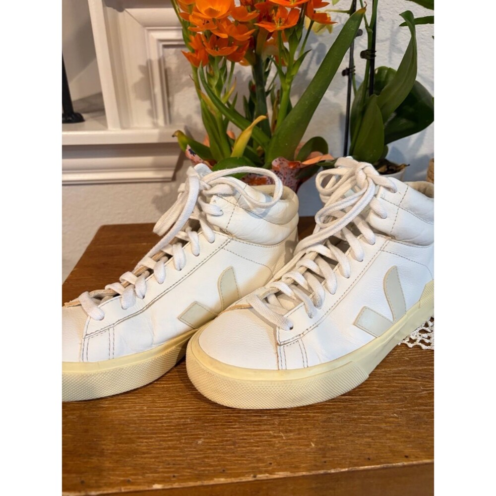 Veja White High-Top Sneaker with Cream Sole - Picture 4 of 10